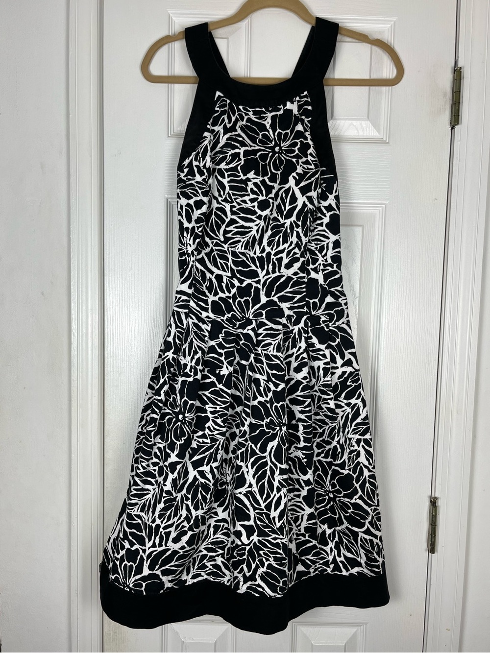 American Living Black/White Floral Print Halter Neck Fit & Flare Dress Sz 6